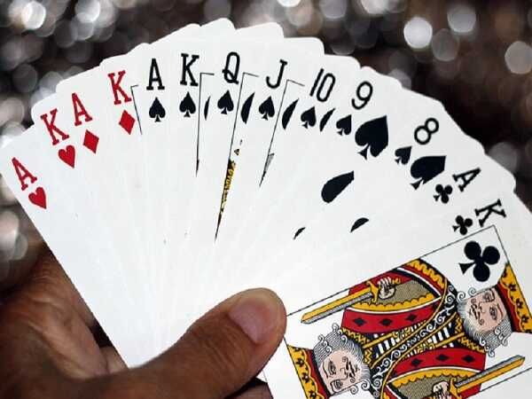 Game bài Tiến lên miền Bắc đẳng cấp tại cổng game Sin88